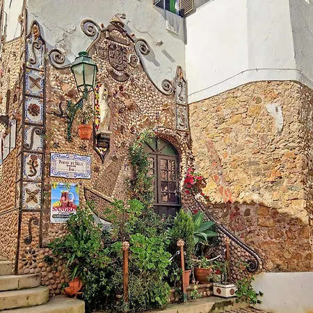 House With Pool 5min Walk To Alemaes By Becherish Holiday home Albufeira