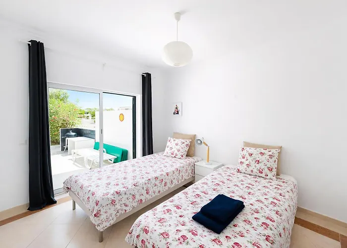 Holiday home House With Pool 5min Walk To Alemaes By Becherish *