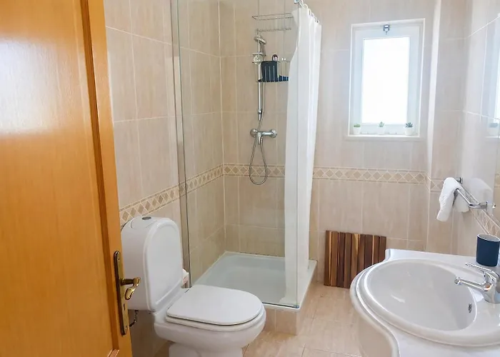 Holiday home House With Pool 5min Walk To Alemaes By Becherish *