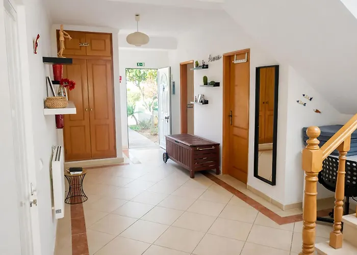 House With Pool 5min Walk To Alemaes By Becherish Holiday home