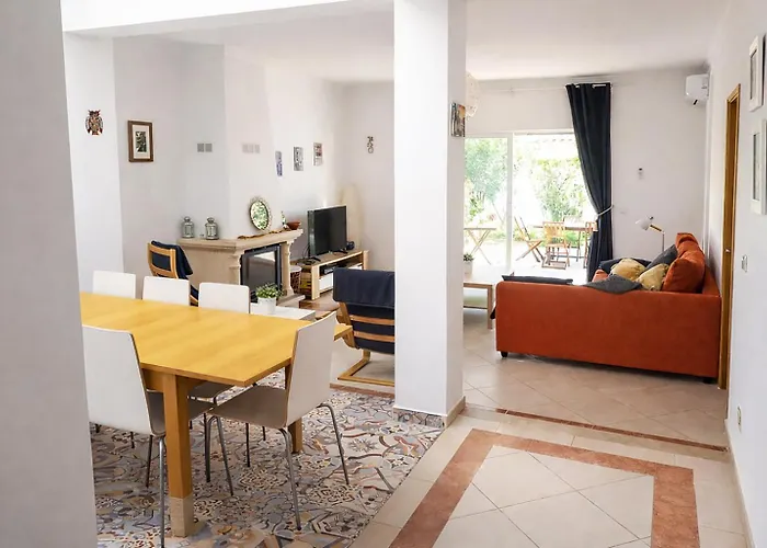 House With Pool 5min Walk To Alemaes By Becherish Albufeira