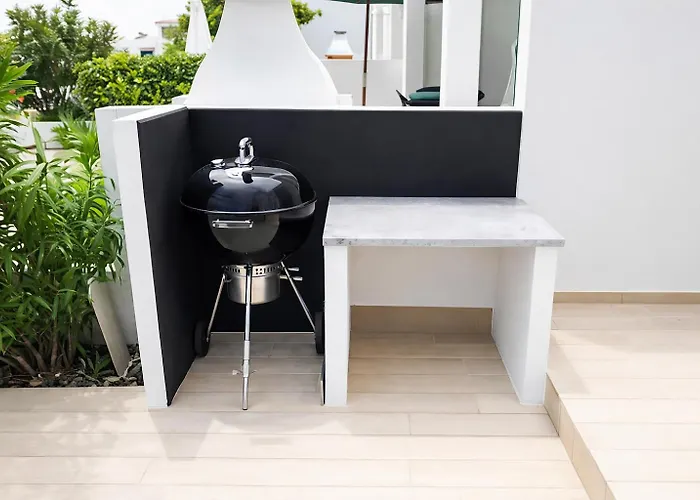 House With Pool 5min Walk To Alemaes By Becherish *