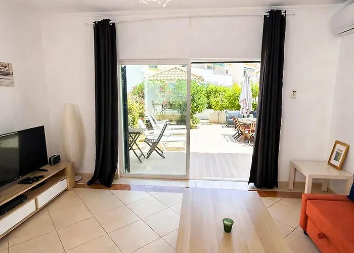 House With Pool 5min Walk To Alemaes By Becherish Holiday home Albufeira