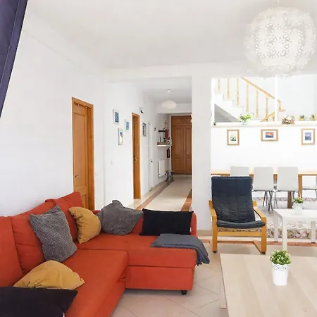 Vakantiehuis House With Pool 5min Walk To Alemaes By Becherish