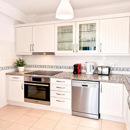 House With Pool 5min Walk To Alemaes By Becherish Vakantiehuis *