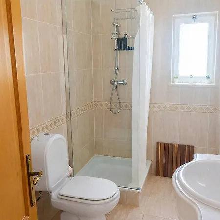 Vakantiehuis House With Pool 5min Walk To Alemaes By Becherish *
