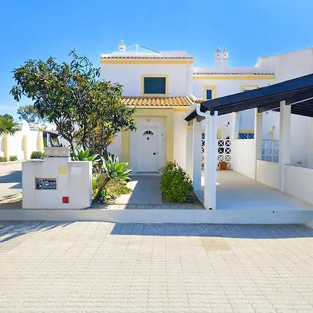 House With Pool 5min Walk To Alemaes By Becherish Vakantiehuis *
