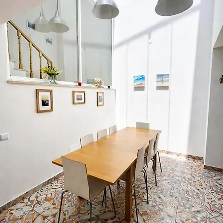 Vakantiehuis House With Pool 5min Walk To Alemaes By Becherish