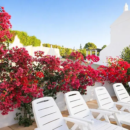 House With Pool 5min Walk To Alemaes By Becherish Vakantiehuis