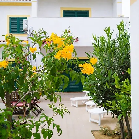 Vakantiehuis House With Pool 5min Walk To Alemaes By Becherish Albufeira