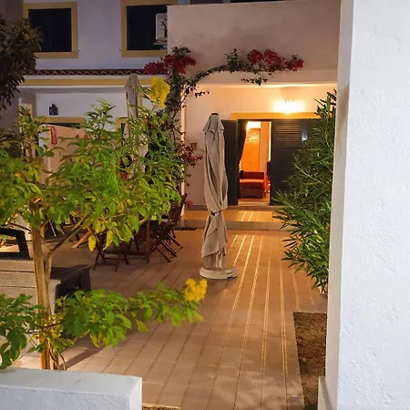 House With Pool 5min Walk To Alemaes By Becherish Vakantiehuis Albufeira