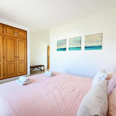 Vakantiehuis House With Pool 5min Walk To Alemaes By Becherish Albufeira