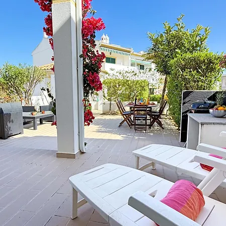 House With Pool 5min Walk To Alemaes By Becherish Vakantiehuis