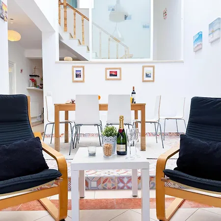 Vakantiehuis House With Pool 5min Walk To Alemaes By Becherish