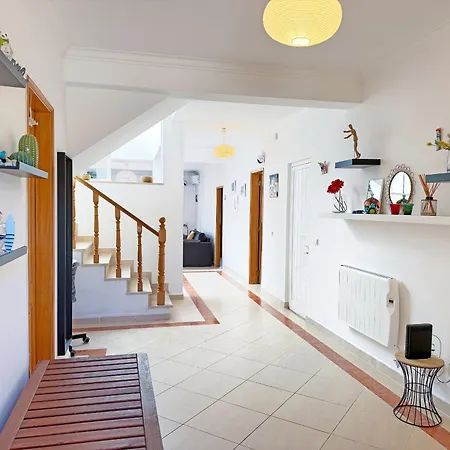 Vakantiehuis House With Pool 5min Walk To Alemaes By Becherish Albufeira