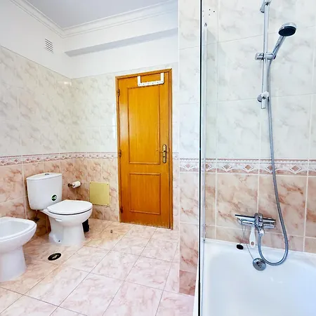 House With Pool 5min Walk To Alemaes By Becherish Albufeira