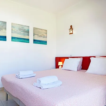 House With Pool 5min Walk To Alemaes By Becherish Vakantiehuis Albufeira