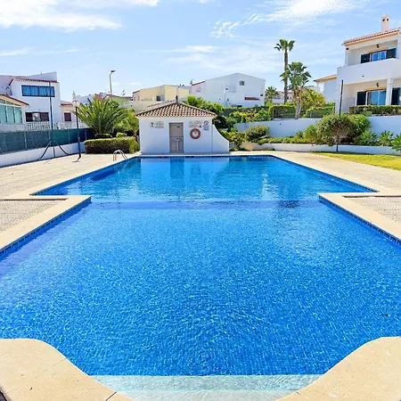 Vakantiehuis House With Pool 5min Walk To Alemaes By Becherish