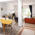 House With Pool 5min Walk To Alemaes By Becherish Albufeira
