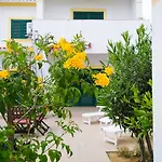 Semesterbostad House With Pool 5min Walk To Alemaes By Becherish Albufeira